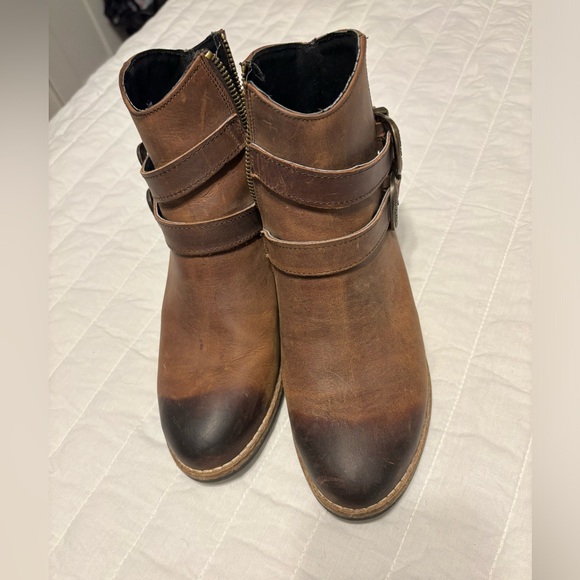 WOMENS STERLING RIVER CASUAL BROWN SHORT BOOTS SIZE 7 Zipper and buckle EUC - Picture 3 of 16